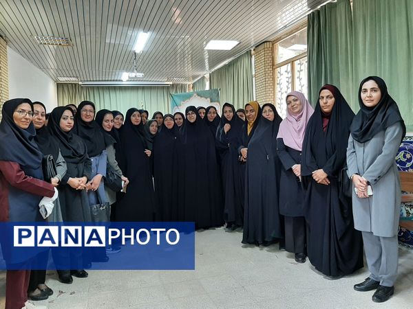 اختتامیه دوره ارتقاء مهارت‌های رابطان مشاوره نواحی هفت‌گانه مشهد و تبادکان