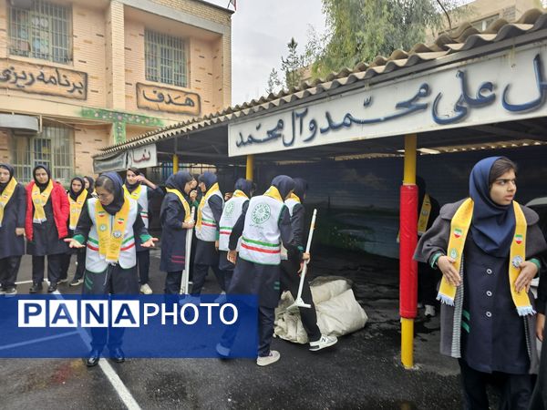 اجرای مانور زلزله در دبیرستان حاج علی اکبر گراشی ناحیه 3 شیراز