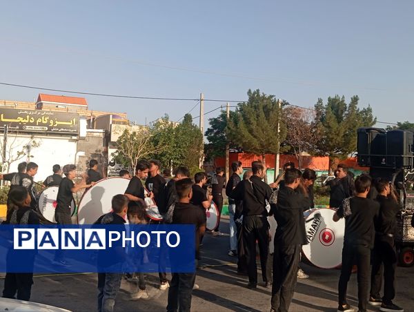 آیین زنجیر زنی در عصر تاسوعا در شهر عشق آباد