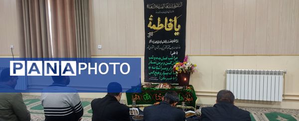 محفل انس با قرآن در دبستان شاهد دخترانه حضرت معصومه (س)