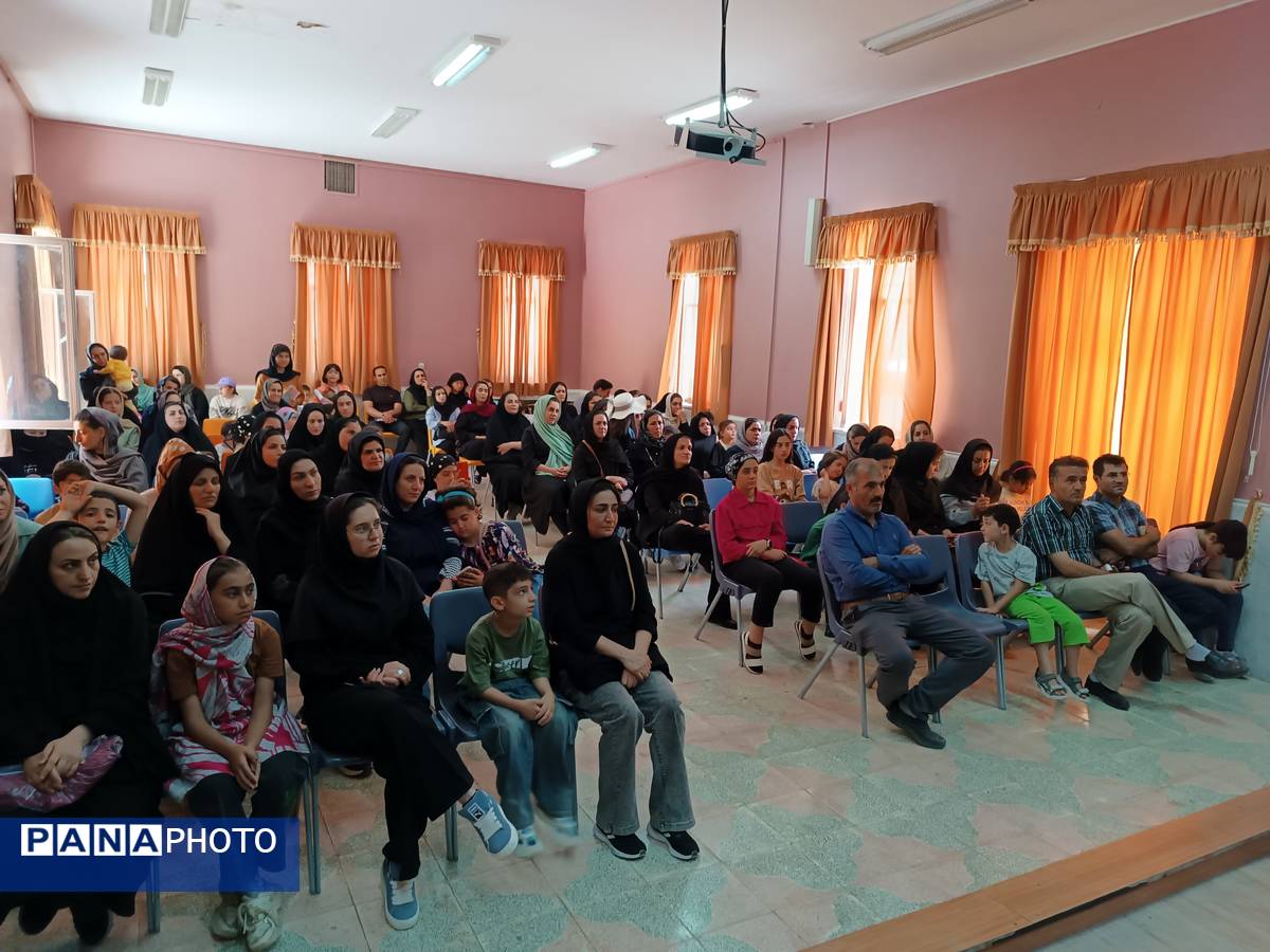 نخستین نشست انجمن اولیا و مربیان کانون پرورش فکری فارسان