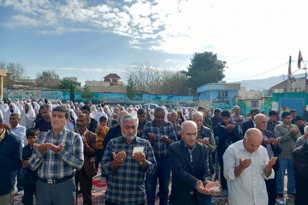 نماز پرشور عید فطر در روستای دشت ارژن/ فیلم