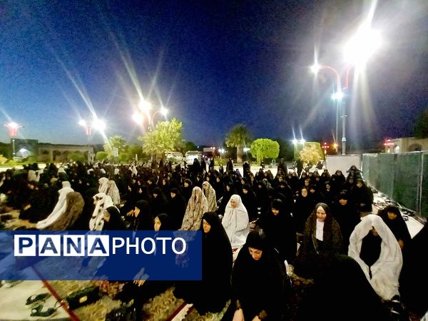 برپایی نماز جماعت در آرامگاه شهید مدرس 