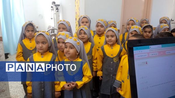 قدردانی از کارکنان خانههای بهداشت روستای فدافن در روز پرستار