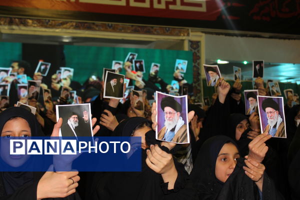 حضور پررنگ دانش‌آموزان دختر در آیین فاطمیون کرمان