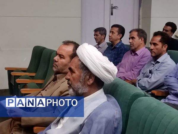 جلسه توجیهی معاونین و مربیان پرورشی مدارس کاشمر
