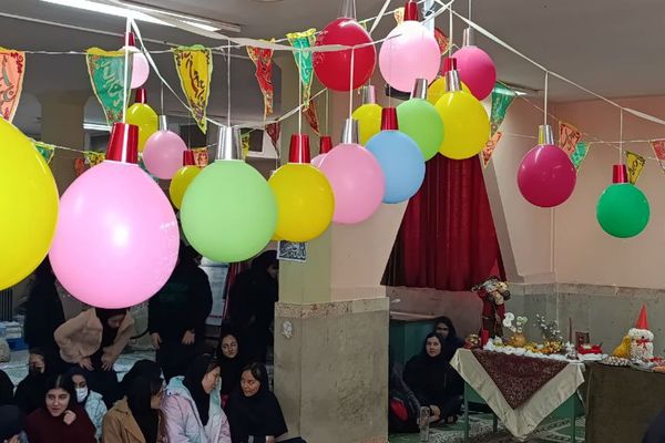 مراسم جشن یلدا در دبیرستان حضرت رقیه(س) ورامین