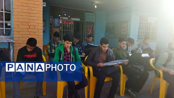 طرح ختم قرآن صبحگاهی در دبیرستان شاهد ابوذر غفاری 