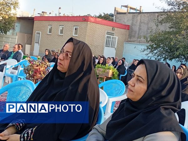  اولین مجمع انجمن اولیا و مربیان در دبیرستان فاطمیه