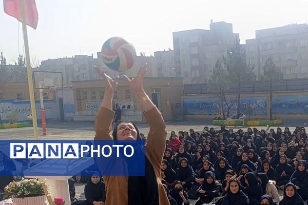 مراسم ولادت حضرت فاطمه زهرا (س) و روز مادر در دبیرستان مهر نیشابور