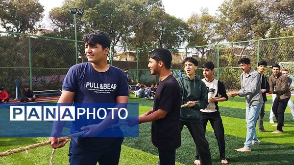 مسابقات طناب کشی شهید پارسا منصور در دبیرستان شاهد ابوذر غفاری 