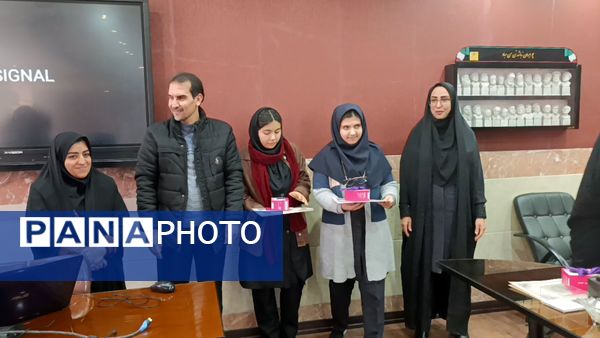 مراسم تجلیل از پژوهشگران برتر با موضوع دنیای بدون دخانیات در شهرستان رباط‌کریم