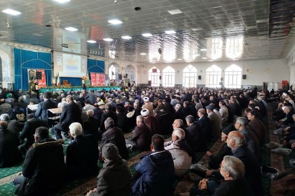 نماز جمعه شهرستان کاشمر با حضور پر رنگ مردم ترشیز کهن برگزار شد 