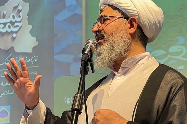نماز جمعه در شهرستان کاشمر 