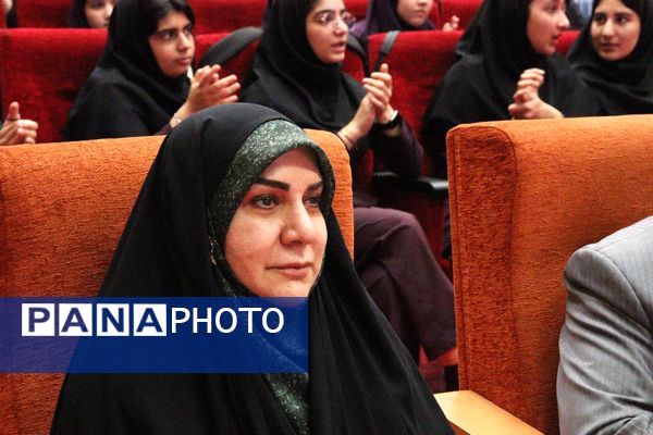 برگزاری جشن روز دختر با همکاری کانون خدمت رضوی و نهادهای آموزشی در منطقه 14 تهران 