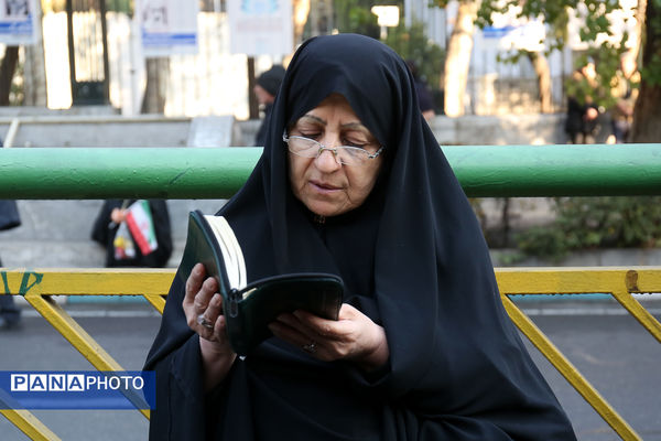 تشییع پیکر مطهر ۱۰۰ شهید گمنام