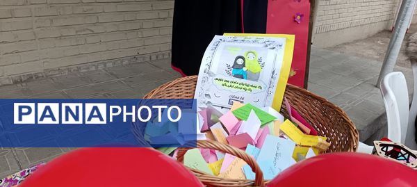 جشنواره کیک و دسر در دبیرستان کوثر فرهنگیان 