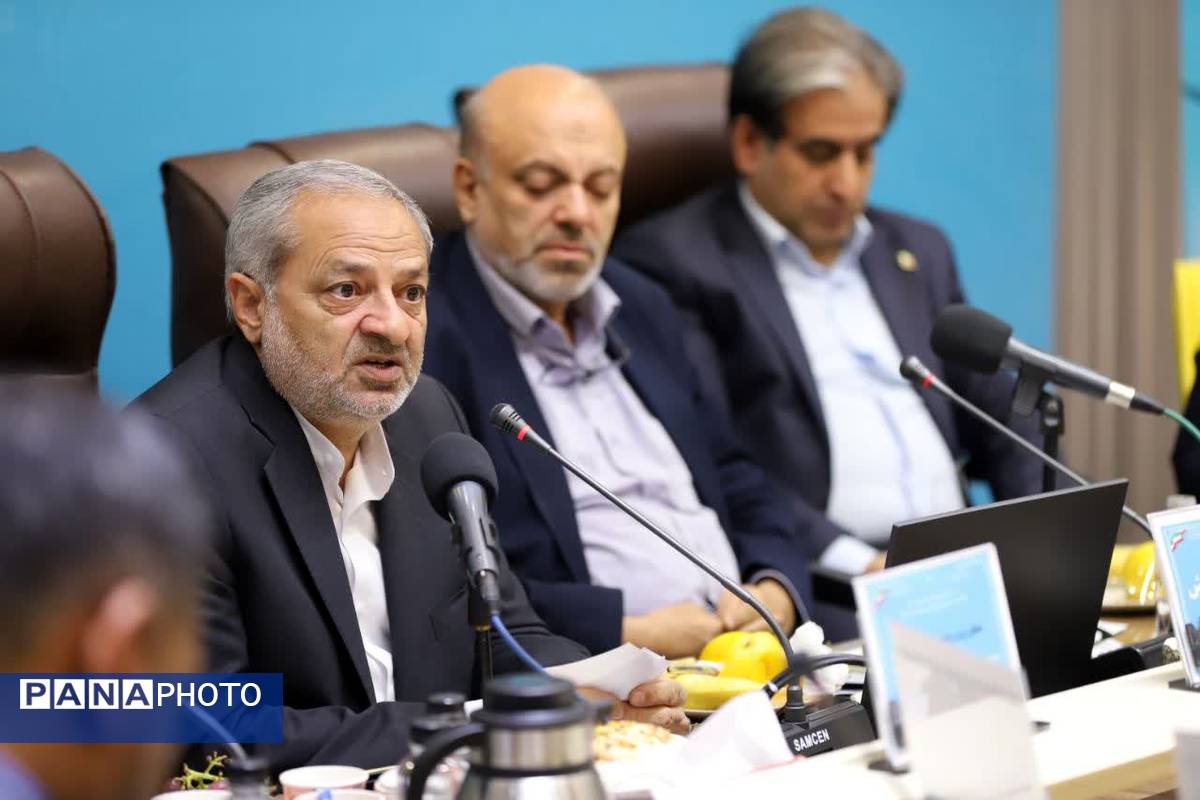 نشست مشترک کمیسیون آموزش، تحقیقات و فناوری مجلس با وزیر آموزش و پرورش