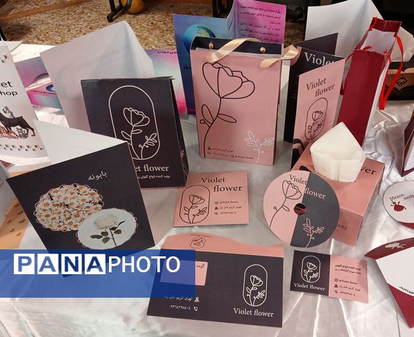 جشنواره هنری دانش‌آموزان رشته کاشی و عکاسی هنرستان کبری زرگران ملارد 