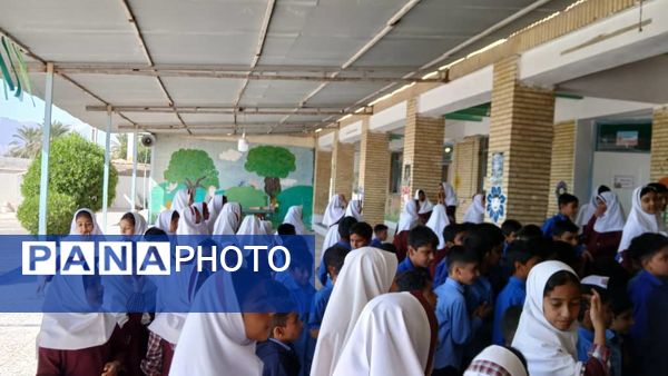 بزرگداشت روز دانش‌آموز در مدرسه شهید مطهری مارم