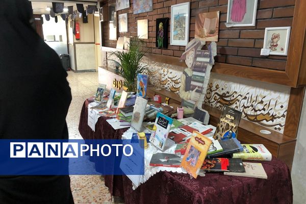 ایجاد غرفه‌های کتاب توسط دانش‌آموزان به مناسبت هفته کتاب و کتابخوانی در ناحیه دو شهرری 