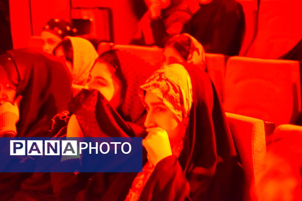 اجرای تئاتر سیاه و سفید به‌مناسبت شهادت حضرت زهرا(س) در کانون پرورش فکری کودکان و نوجوانان البرز