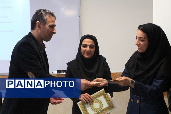  کارگاه دانش‌افزایی زبان انگیلیسی در دبیرستان‌ولایت بهارستان‌دو