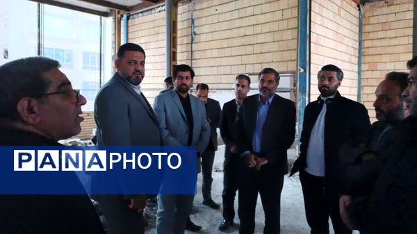 نشست صمیمی مسئولان با اهالی مسجد و محله فلاحی مشهد