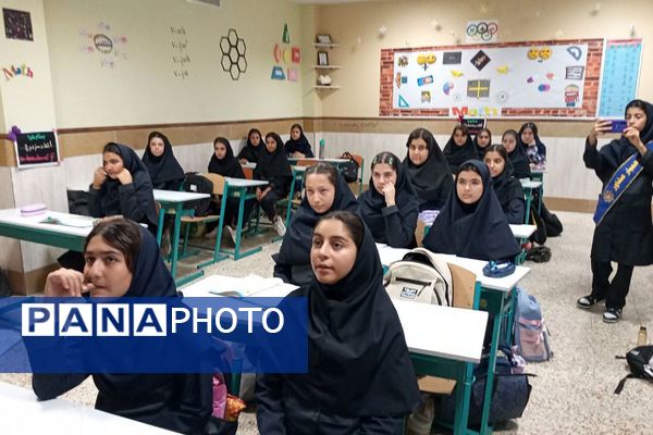 مراسم هفته بهداشت و روان در مدرسه خوارزمی رباط کریم