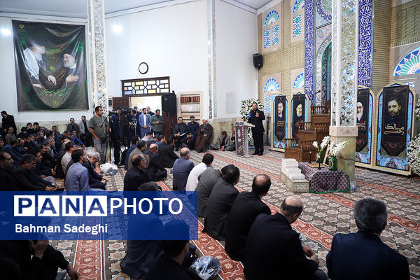 بزرگداشت شهدای خدمت با حضور وزیر آموزش و پرورش