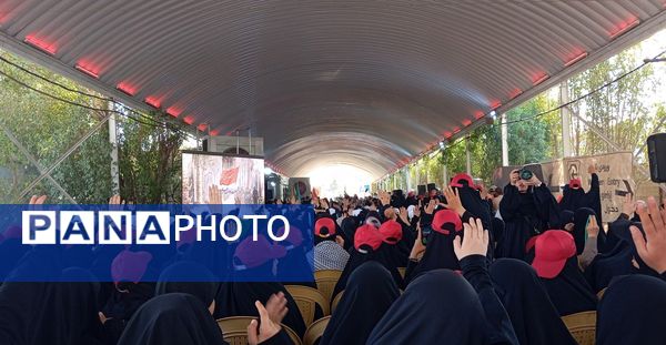 حضور پر شور مردم امام حسینی در پیاده روی اربعین