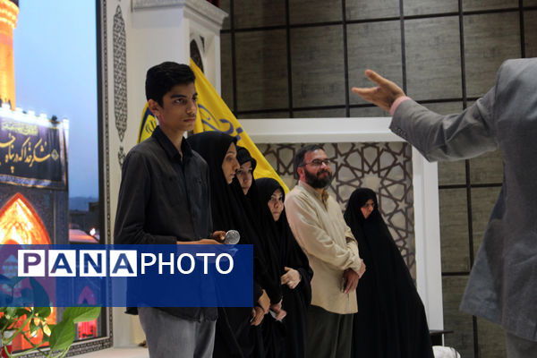 همایش تقدیر از فعالان اردوهای راهیان نور دانش‌آموزی در قم