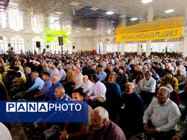 نماز جمعه ای هزاران نفری با حضور حماسی مردم کاشمر