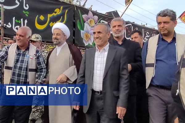 خدمت‌رسانی دانش‌آموزان در موکب «عشاق‌الحسین(ع)» سازمان دانش آموزی شهرستانهای تهران