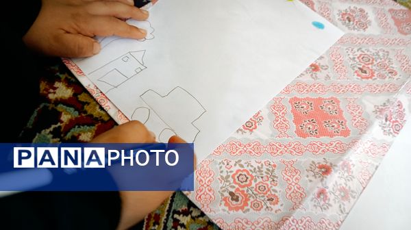 برپایی غرفه کودک در حاشیه نماز جمعه کاشمر