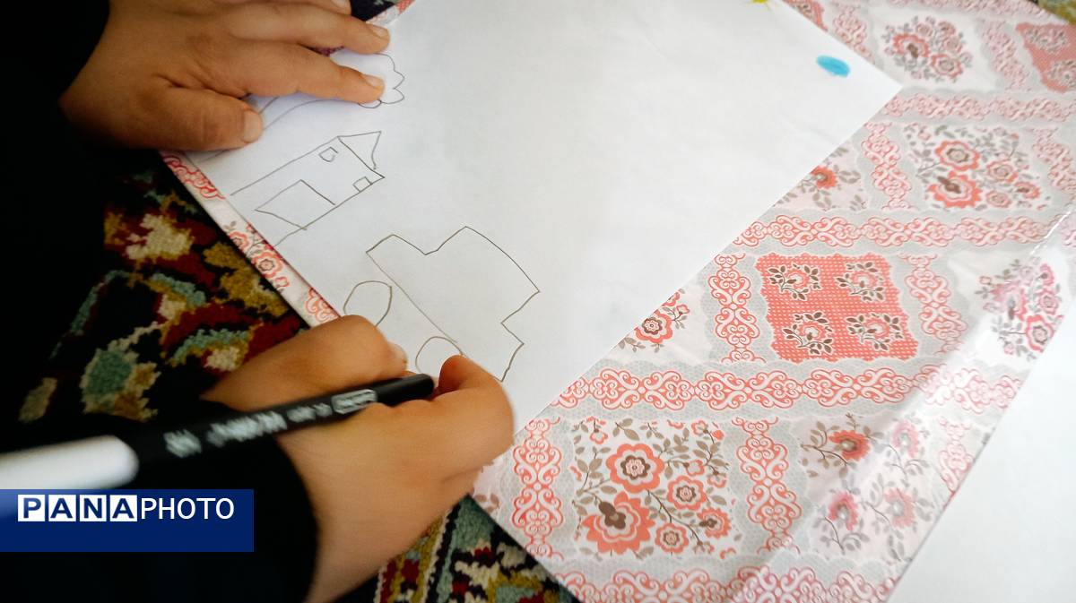 برپایی غرفه کودک در حاشیه نماز جمعه کاشمر