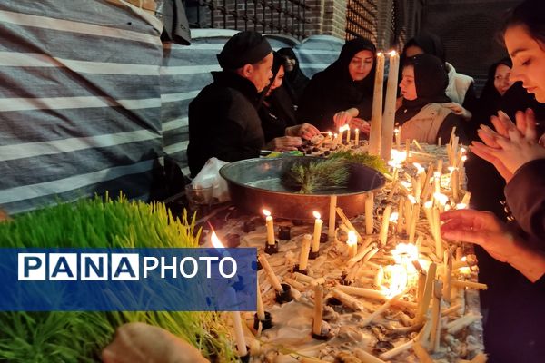 اقامه نماز ظهر عاشورا و آیین تعزیه‌خوانی در اردبیل 