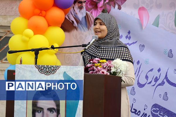 آیین گرامیداشت مقام معلم و به صدا درآوردن زنگ سپاس معلم در مدرسه شهید مرادی و شهید کلانتری پاکدشت