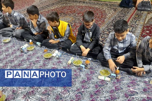  مراسم عزاداری ایام فاطمیه و یادواره شهدا در دبستان پسرانه آیت‌الله خامنه‌ای