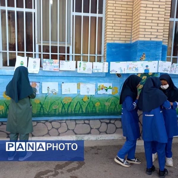 حضور ماموران نیروی انتظامی در دبستان حاج فرج عبداللهی اردکان