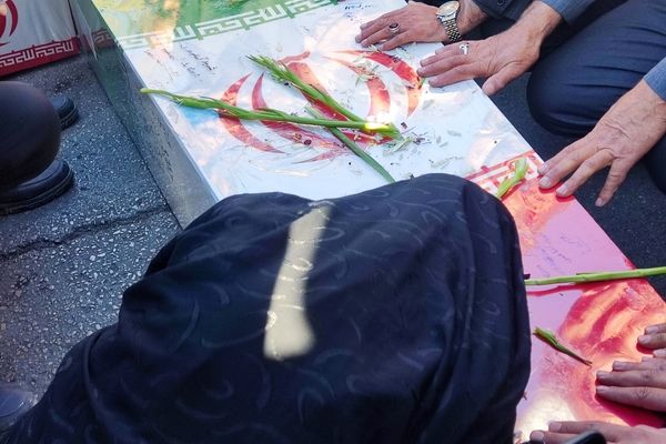 استقبال پرشور مردم بجنورد از پیکر شهیدان گمنام