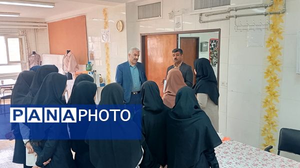 پایش میدانی رئیس اداره فنی و حرفه‌ای استان از هنرستان حضرت زهرا (س) بن