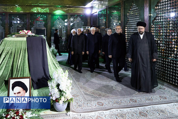 تجدید میثاق اعضای هیات دولت با آرمان‌های امام راحل (ره)