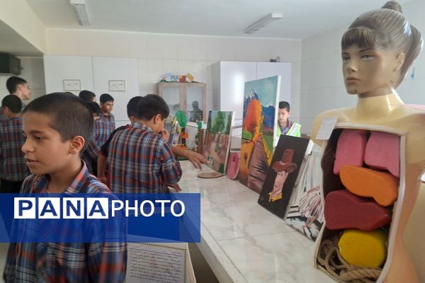 نمایشگاه آثار طرح جابر بن حیان در آموزشگاه معارف ۶ ناحیه ۳شیراز 