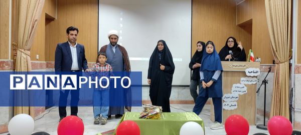 آیین تجلیل از برگزیدگان پویش غدیر در کانون سمیه شهرستان شیروان