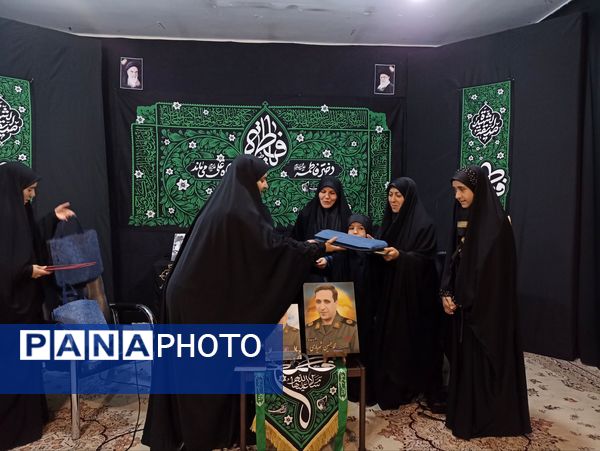 هیات دانش‌آموزی انصارالمهدی در روز تکریم همسران و مادران شهدا