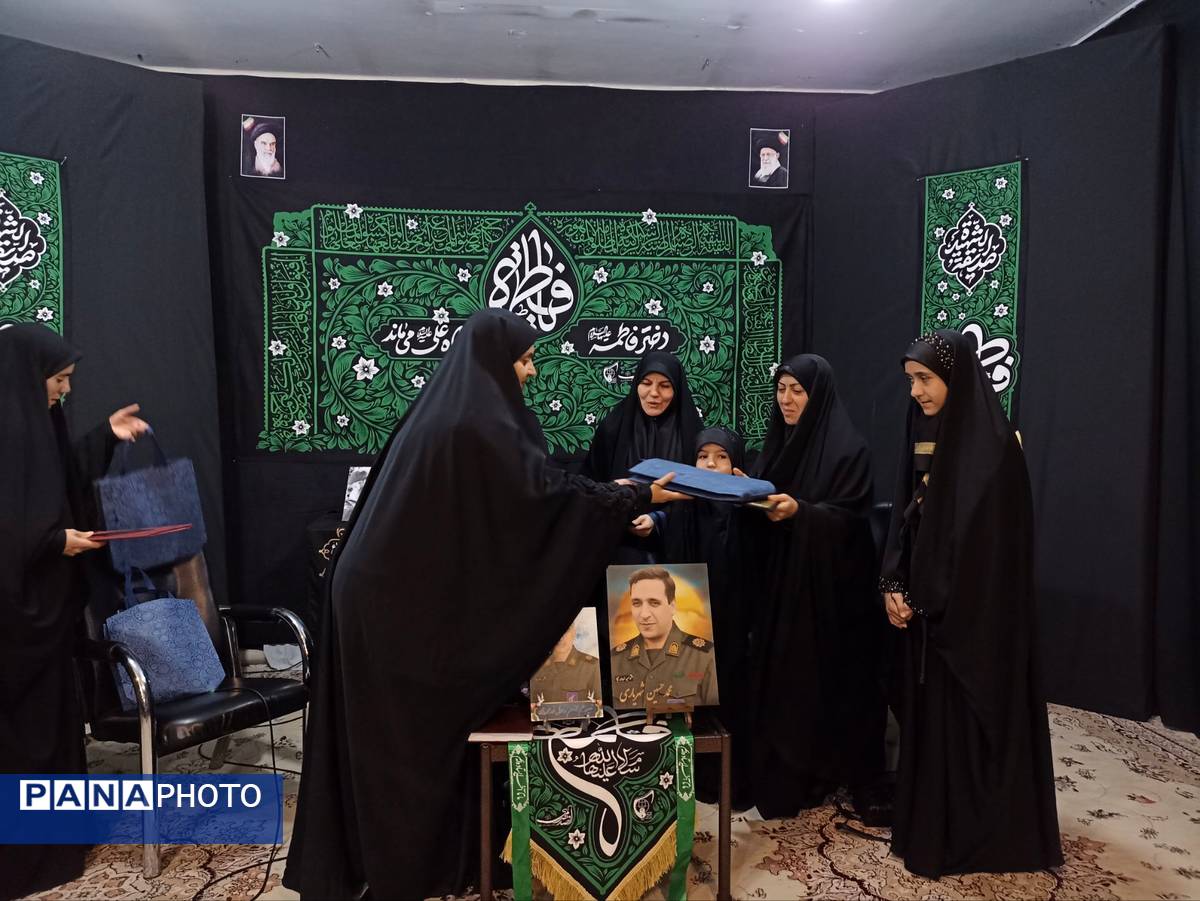 هیات دانش‌آموزی انصارالمهدی در روز تکریم همسران و مادران شهدا