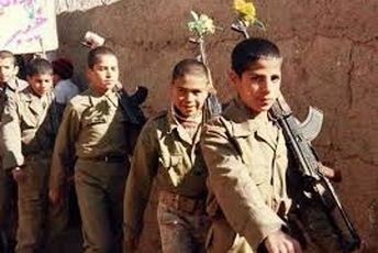 دانش‌آموزان فیروزآبادی، نوای ارادت در سوگ شهید «محمدصالح زارعی» سر دادند