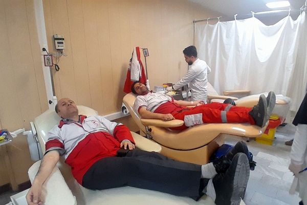 اهدا خون توسط جمعیت هلال احمر شهرستان کرج 