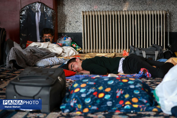 اعتکاف دانش‌آموزی در مسجد قمربنی هاشم (ع)